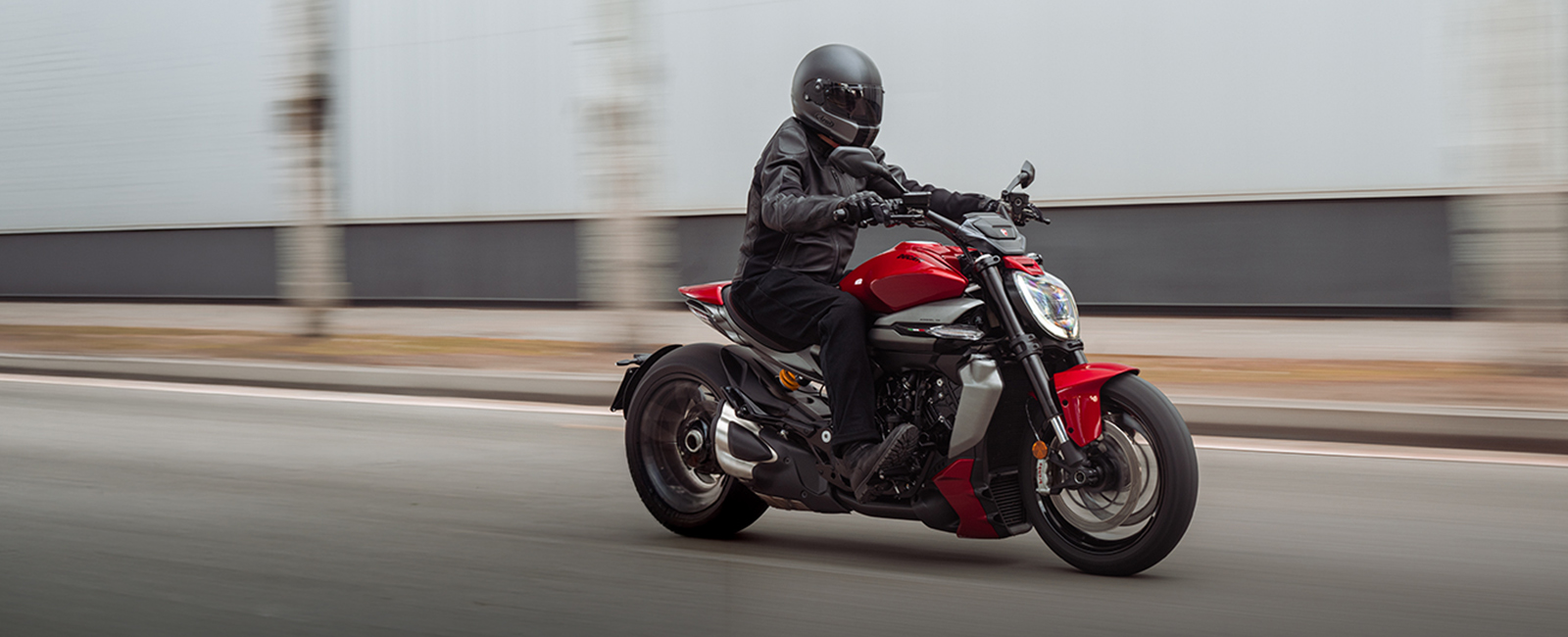 XDiavel V4