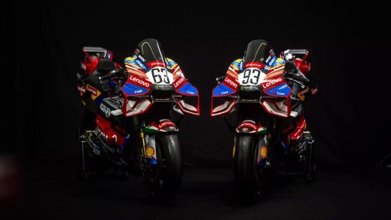 Em Mugello, a Desmosedici GP veste as cores do Centenário da Ducati